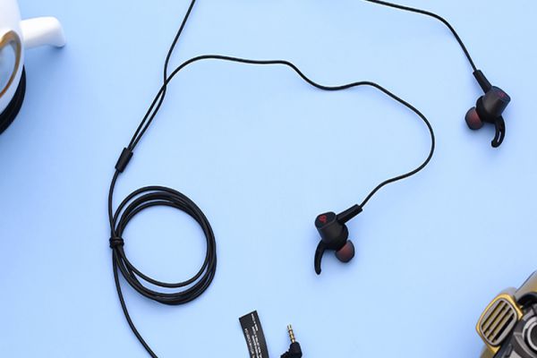 tai-nghe-in-ear-la-gi